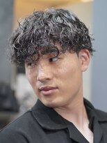 ノーエン(noen)&nbsp;佐賀センターパートサーフカール緩めシャドウパーマフェード