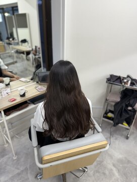 アチェロ(Acero.) 韓国風レイヤー×前髪長め×20代カーキベージュ