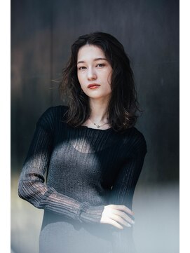 レ セゾン(Les Saisons) 抜け感と柔らかさを兼ね備えたセミウェーブ