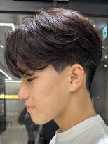 カルム(kalm)&nbsp;メンズセンターパートウルフセンターパートニュアンスパーマ襟足