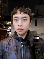 オーオ シカシカ(OOO YY)&nbsp;ポイントパーマで癖毛風ベリーショート