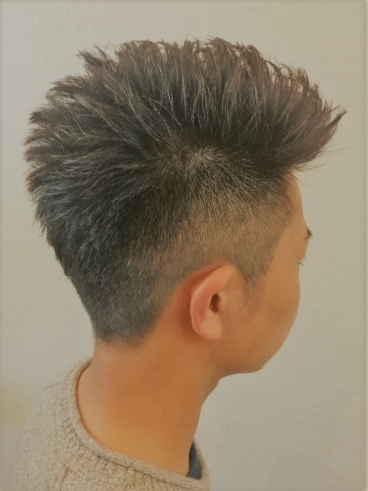【ラッピング無料】 ROCKなサイドバックリーゼント：L021162002｜イエローズ ヘアー ピンズ・ピンバッジ・缶バッジ