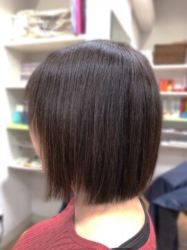 トゥエンティーフォー 和泉店(24) ツヤ髪叶うグレイカラー