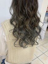 クオリス 上板橋店(QUALIS) グラデーションカラー/ホワイトグレージュ/MIX巻/ブリーチ