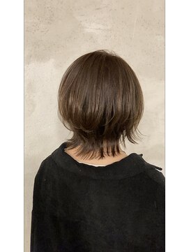 ムードコア(mu;d-Coa) 【寺澤千春】　絶壁も解消！スタイリングも簡単、くびれウルフ