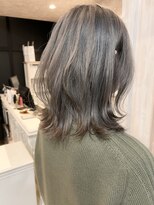 キャアリー(Caary)&nbsp;福山市Caary人気ブリーチ　オススメ外ハネウルフグレージュ