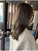 オリーブベージュ