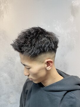 ワールドシップモトマチ(WORLD SHIP MOTOMACHI) 短髪　ツイストパーマ　ショートスタイル