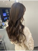 ツヤ感カラー*大きめカール*アッシュベージュ【ZinaCENTRAL】