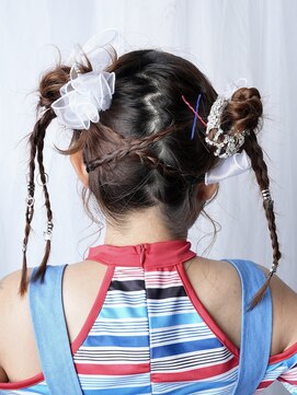 レボル(REVOL) ツインアレンジ☆お団子推し活推しカラーヘアセットヘアメイク