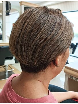 ヘアークリアー 春日部 ミセス 白髪ぼかし 軽やかショートボブスタイル 美シルエット