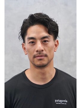 クロムトウキョウ ザ バーバー ネオン 新宿店(CHROM TOKYO the Barber ne/on) 大人のアップバング/メンズパーマ/スパイラルパーマ