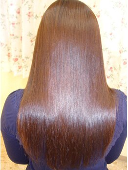 ”リマインストレート”回数を重ねるごとに美しくなる新感覚！ボリュームをキープして自然なストレートを