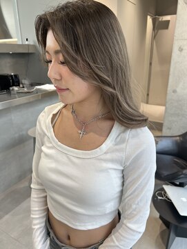 カケル(×.) 顔まわりレイヤー/グレージュ/グラデーション