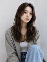 エリス ナンバ(Eliss Namba)&nbsp;上品さ溢れる☆ナチュラルベージュ×ワンホンレイヤー