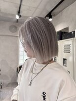 パーク(PAAQ) ダブルカラー&ブリーチ/ヘイリーボブ/ホワイトシルバーブロンド