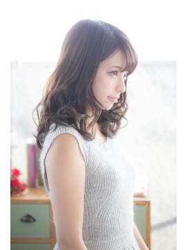 アットラップレーヴ(attrape-reve) 愛されミディアムヘアベージュカラーふんわりナチュラル