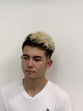 レオンOK ワイルドサイドパートアップバングショート