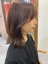 アイエン(aien) フェザーバング×レイヤーカット×カーキグレージュ梅田/中崎町