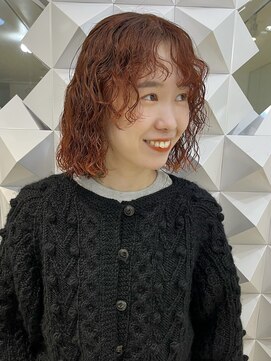 ポピンズ(poppins) オレンジくるくるパーマ