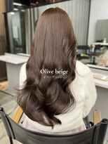 フォンズ(FONS)&nbsp;赤みなしオリーブベージュ 透明感カラー 髪が柔らかく見えるヘア