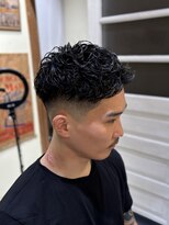 フォーコーナーズ(Four Corners) スパイキーショート　ピンパーマ ニュアンスパーマ　フェード