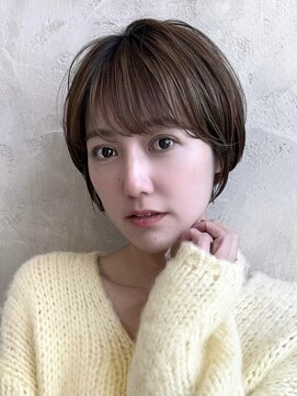 アフロート ルヴア(AFLOAT RUVUA) 40代50代に人気の似合わせ丸みショートボブ　新宿