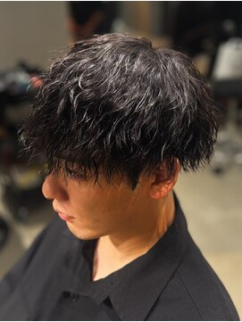 ブルニール 心斎橋(BLEUNIR) 縦落ちパーマ ツイスパ メンズマッシュ