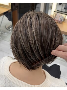 ミユーズ 表参道(Miyu's) 白髪ぼかし/脱白髪染め】で大人女性をより美しく