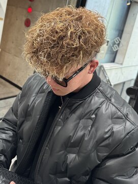 イーラ(era) スペインカールスパイラルパーマ平巻き波巻きパーマ眉毛