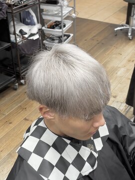 アンダーバーホワイト 広島 並木店(_WHITE) ホワイトカラー×メンズハイトーン【広島】