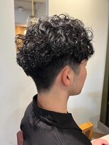 ムーン(moon)&nbsp;MEN’S HAIR/サーフカール/刈り上げセンターパート/武蔵小杉
