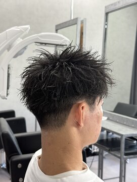 テーパーフェードアクティブスパイキーショート