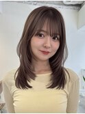 顔まわりたっぷりレイヤースタイル/20代・30代