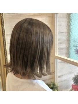 エム インターナショナル 白岡 キュート(EMU international CUTE) 切りっぱなしベージュカラー