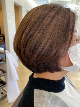 シークレットベースエヌ(Secret Base N) 大人きれい明るめマロンベージュくびれショートボブ襟足スッキリ