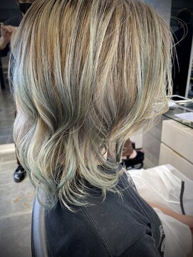 キャラ シャローネ 池袋(Chara Chalone) 資生堂アルティストカラー/ウルフカット/ハイライト