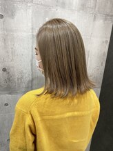 [ミルクティーベージュ☆]初めてブリーチに挑戦する方にもオススメのブリーチデザイン！