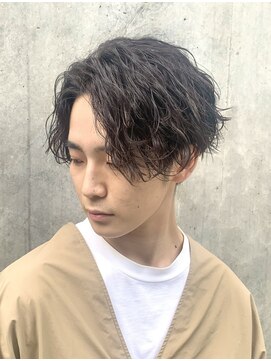 フィフス トウキョウ (fifth TOKYO) センターパートツイストスパイラルパーマツーブロックメンズヘア