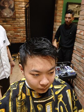 ヒロギンザバーバーショップ 丸の内店(HIRO GINZA BARBER SHOP) バリカンショート