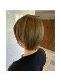 オリーブベージュ