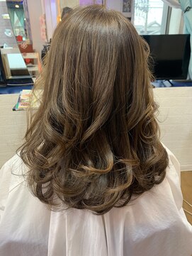 カリーナ 三咲店(Karina) 巻き髪スタイル