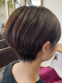 みとも美容室の写真/ご自宅での再現性を重視したカットが魅力！一人ひとりの骨格やクセに合わせた扱いやすいスタイルに☆