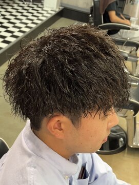 メイン(MENIN) ツイストパーマ[相模大野/メンズカット］