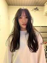 アン(Un)&nbsp;似合わせカットフェミニンロングレイヤーメルティーカラー