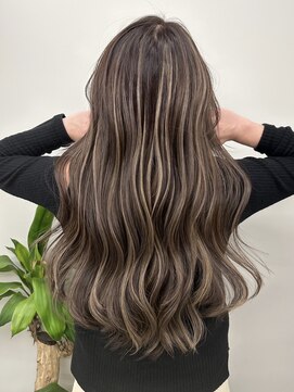 リリット(ReLit) ハイライトレイヤーカットグレージュベージュショート髪質改善