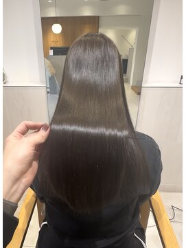 ムク(muku) "美髪矯正ｘブリーチ無しダブルカラーｘオリーブグレージュ"