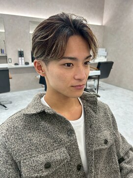 メンズサロン キング 心斎橋店(Men’s salon K!ng) フェザーショートアップバングセンターパートメンズハイライト