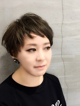 ヘアアンドビューティー クローバー(Hair&Beauty Clover) ザクザクショート/アッシュブラック/メンズライク