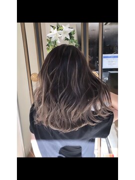 アンダーバーホワイト 静岡店(_WHITE) グラデーションカラー